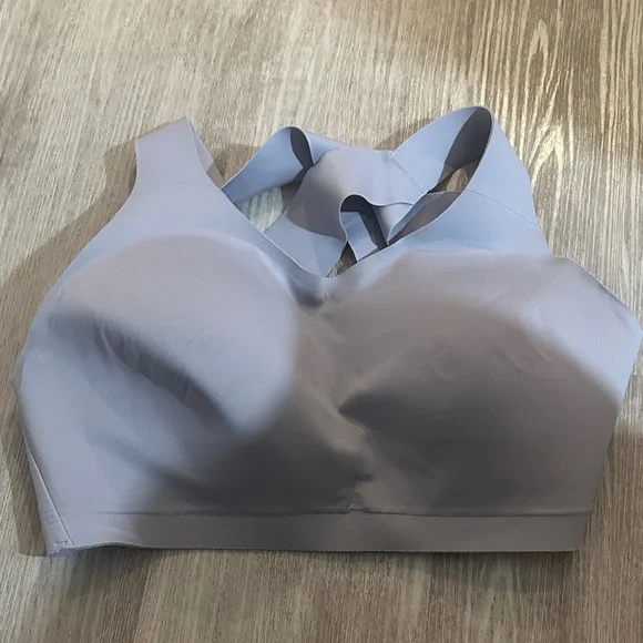 lululemon athletica Light Blue Enlite Sports Bra 36E - Picture 1 of 9